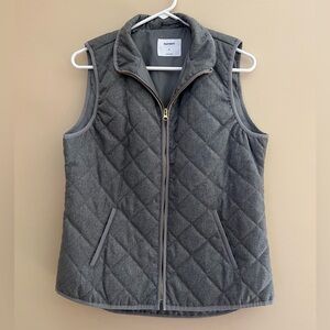 Old Navy Women’s Gray Pleated Vest